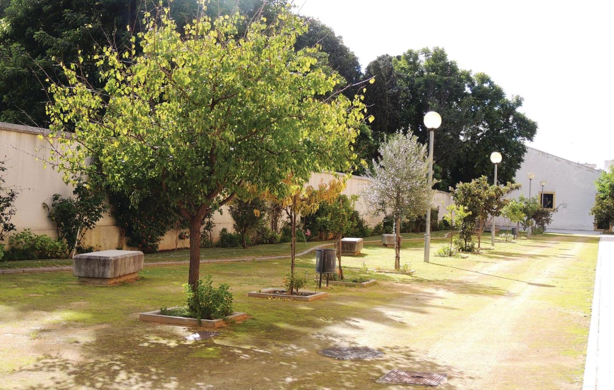 3 Bedroom Nice Apartment In Jerez De La Frontera Exterior photo