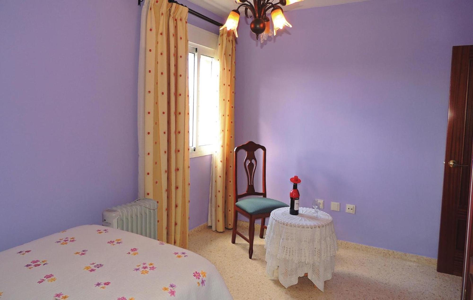 3 Bedroom Nice Apartment In Jerez De La Frontera Exterior photo