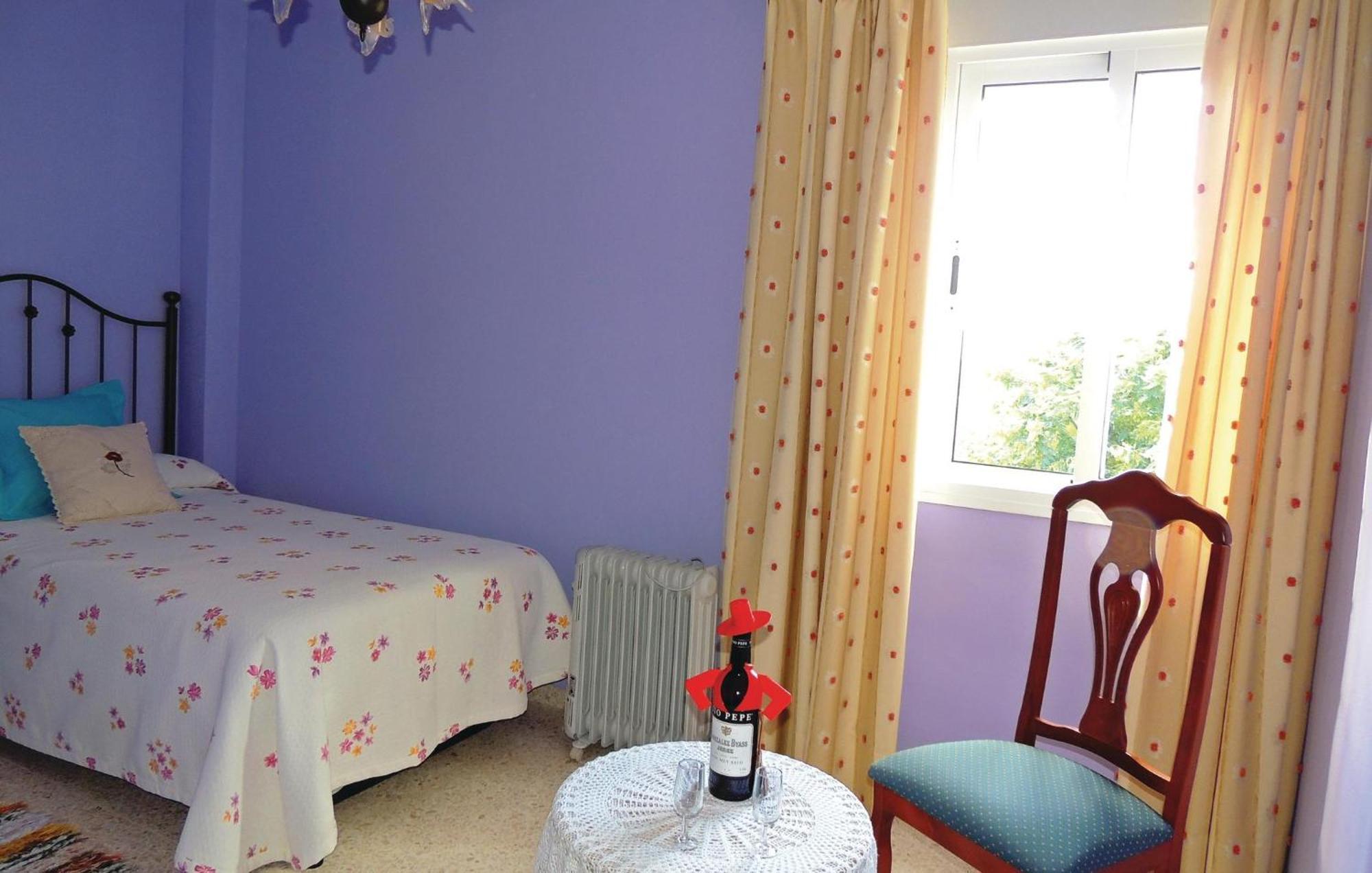 3 Bedroom Nice Apartment In Jerez De La Frontera Exterior photo