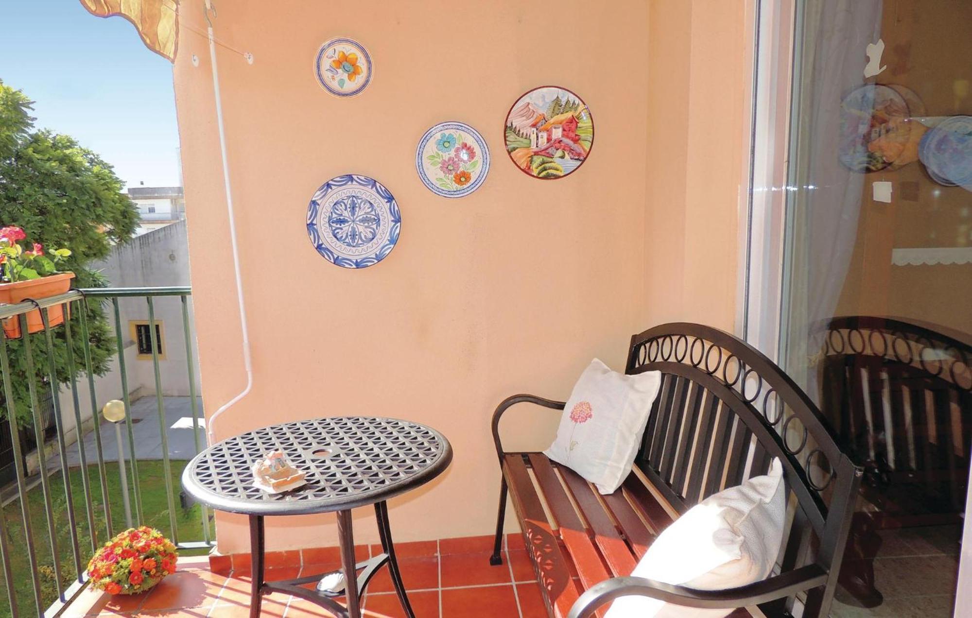 3 Bedroom Nice Apartment In Jerez De La Frontera Exterior photo
