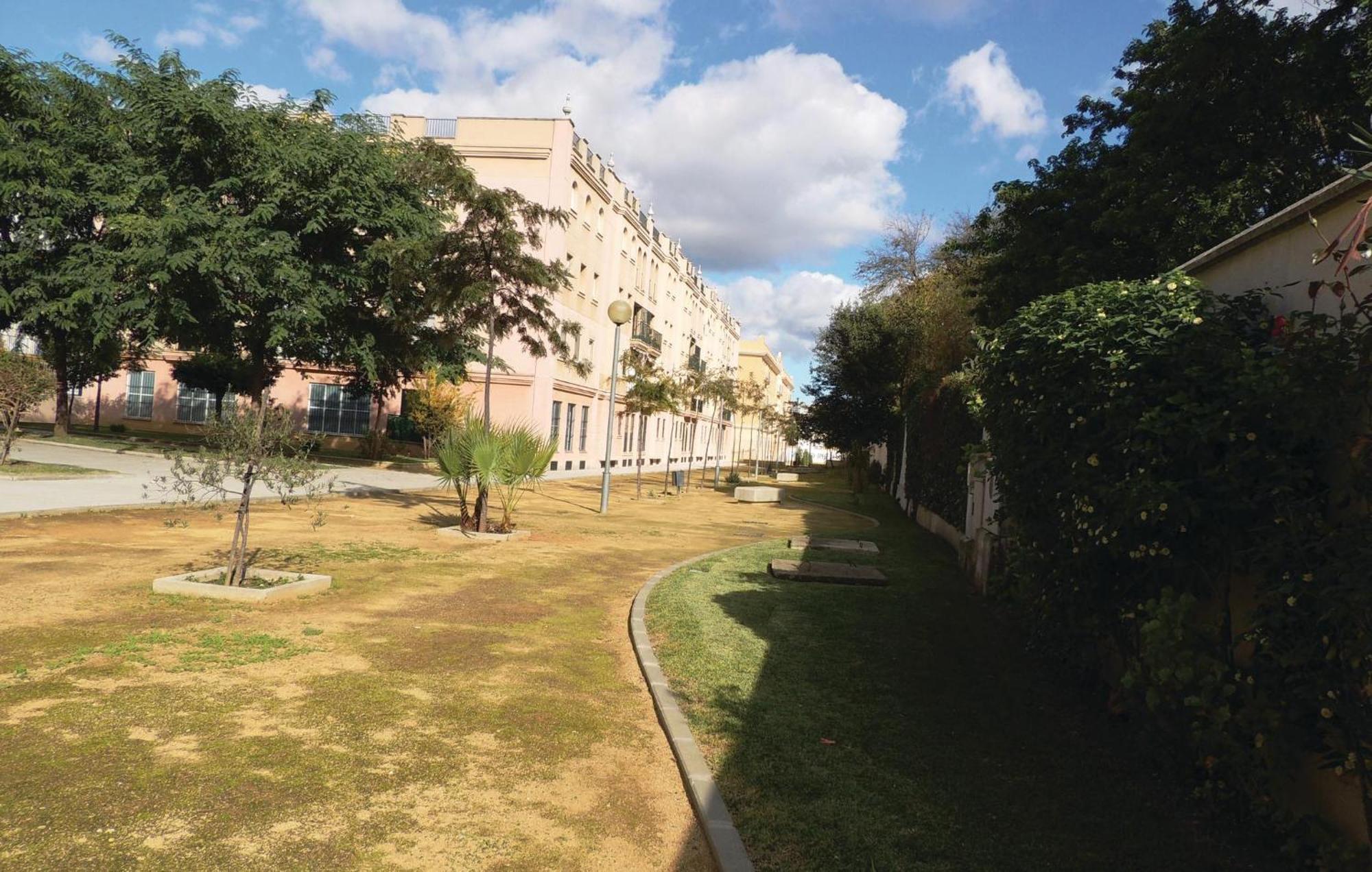 3 Bedroom Nice Apartment In Jerez De La Frontera Exterior photo